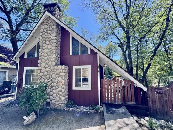 $319,900 | 23733 Hillside Drive, Crestline, CA 92325