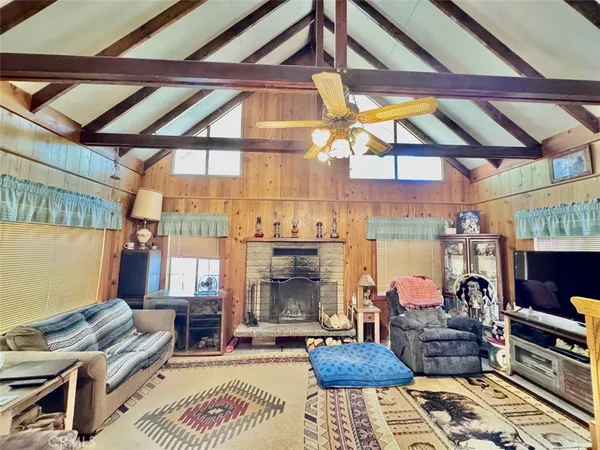 $319,900 | 23733 Hillside Drive, Crestline, CA 92325