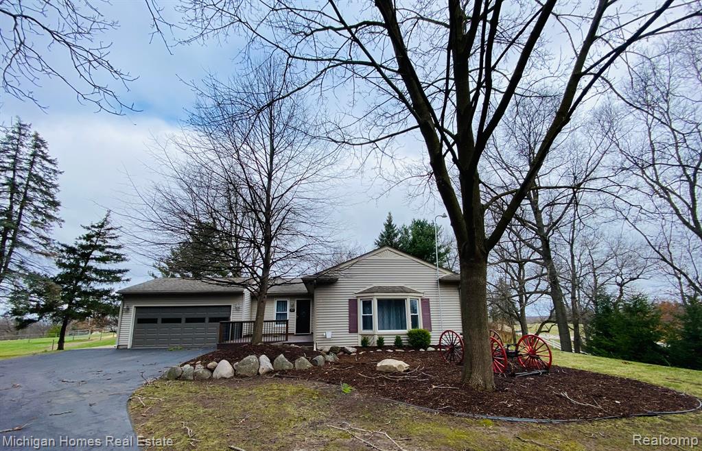 3915 North Latson Road Howell, MI 48855 - Photo 51 of 53