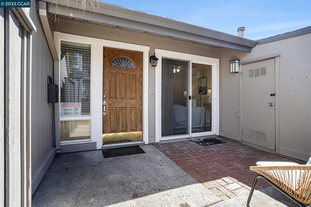 a view of an entrance to house