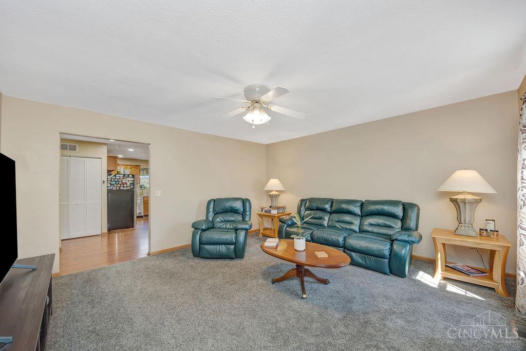 6209 Hester Road Oxford, OH 45056 - Photo 2 of 30