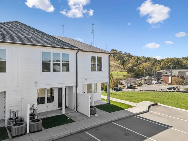 $395,000 | 100 Stella Drive, Nashville, TN 37209