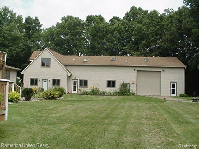 804 North Kellogg Road Howell, MI 48843 - Photo 50 of 61 5 CAR GARAGE IN FRONT-EACH BAY HAS A DOOR 47' X 22'