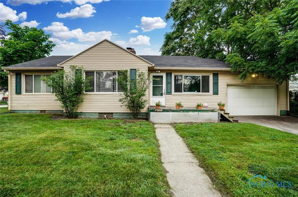 1702 Duncan Road Toledo, OH 43613 - Photo 1 of 14 Gallery Image 1