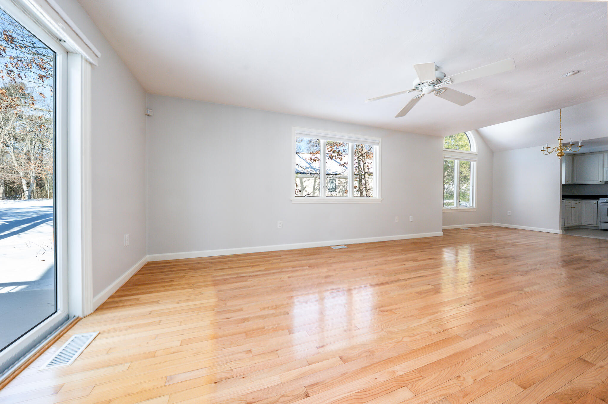 13 Pga Lane Mashpee, MA 02649 - Photo 2 of 27 Living