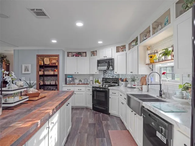 $565,000 | 8013 Sergeant Pepper Drive, Howey-in-the-Hills, FL 34737