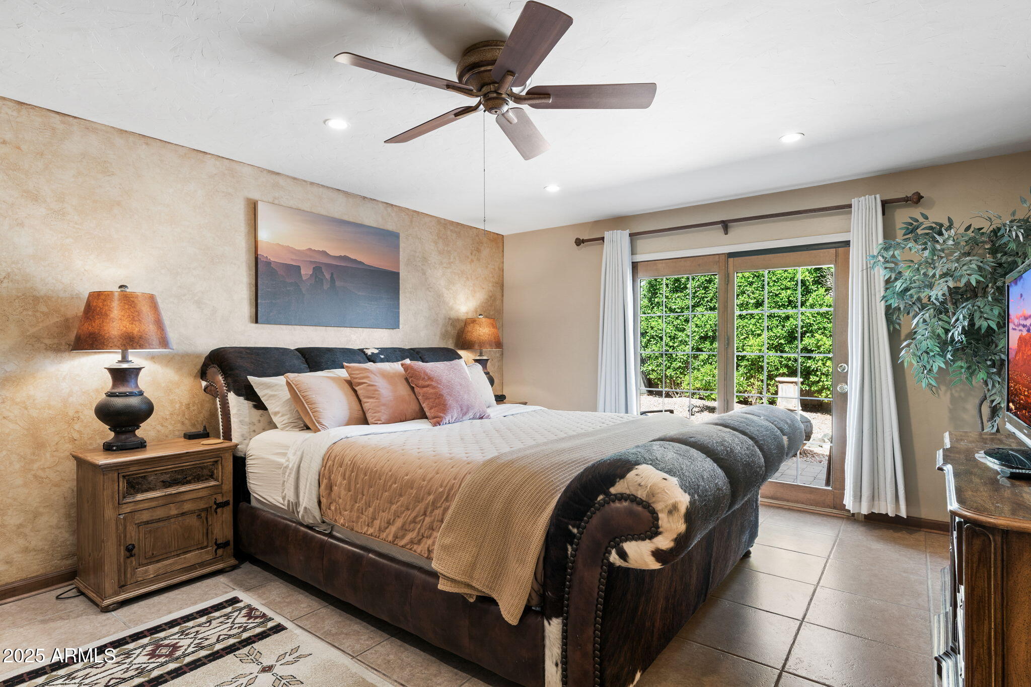 9972 East Del Monte Avenue Gold Canyon, AZ 85118 - Photo 17 of 49 a bedroom with a bed and a large window