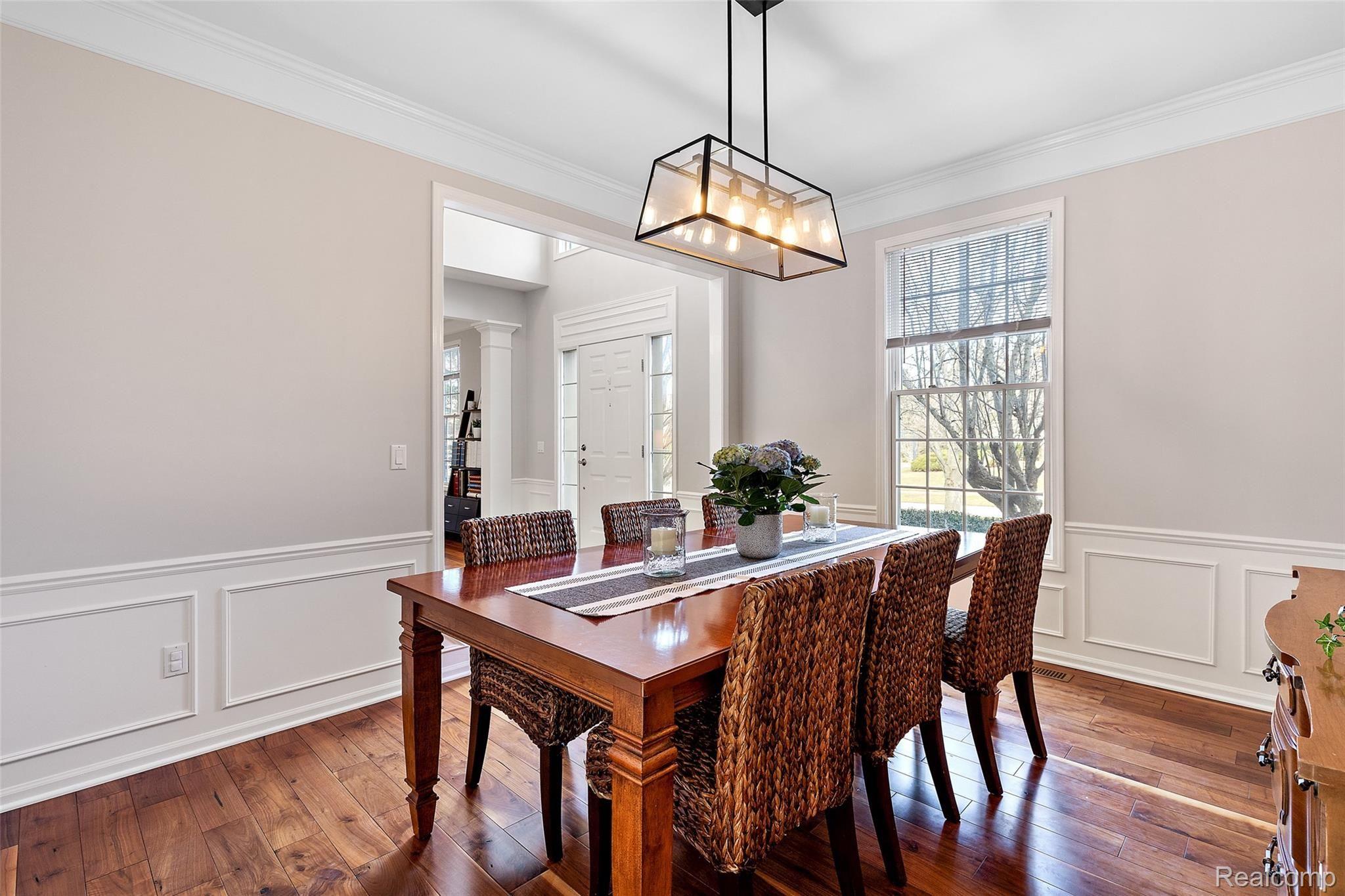 870 Loggers Circle Rochester, MI 48307 - Photo 16 of 61 Dining Room