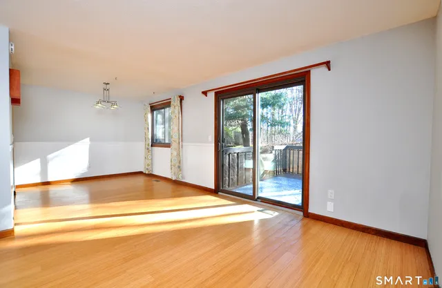 $259,900 | 83 Oak Forest Drive, Unit 83, Manchester, CT 06042