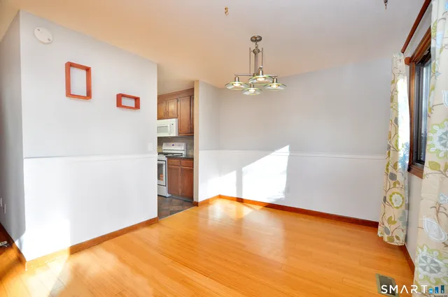 $259,900 | 83 Oak Forest Drive, Unit 83, Manchester, CT 06042