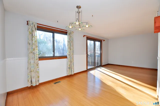 $259,900 | 83 Oak Forest Drive, Unit 83, Manchester, CT 06042