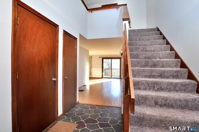 $259,900 | 83 Oak Forest Drive, Unit 83, Manchester, CT 06042