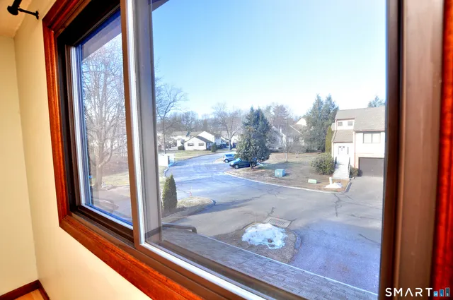 $259,900 | 83 Oak Forest Drive, Unit 83, Manchester, CT 06042