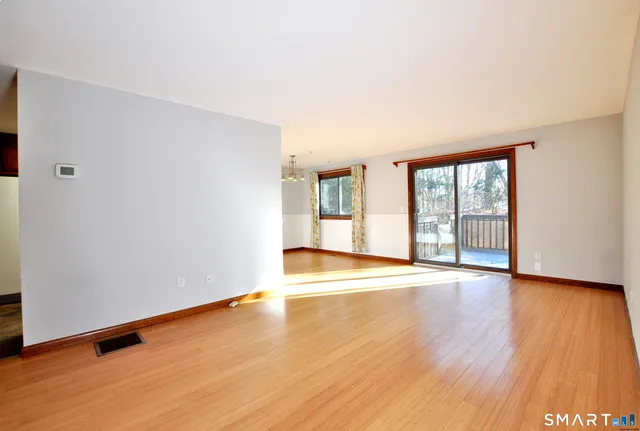 $259,900 | 83 Oak Forest Drive, Unit 83, Manchester, CT 06042