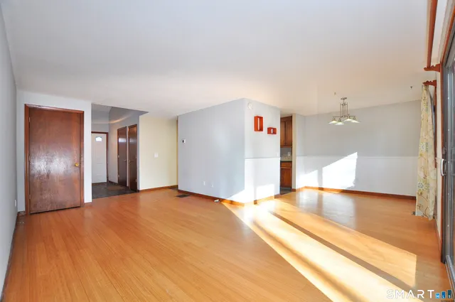 $259,900 | 83 Oak Forest Drive, Unit 83, Manchester, CT 06042