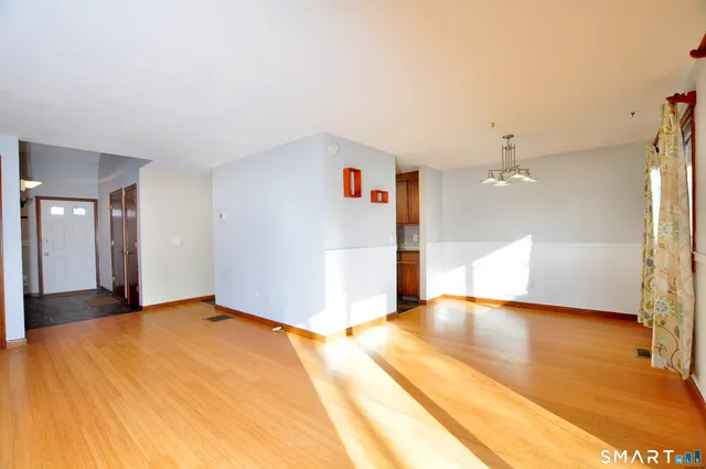 $259,900 | 83 Oak Forest Drive, Unit 83, Manchester, CT 06042