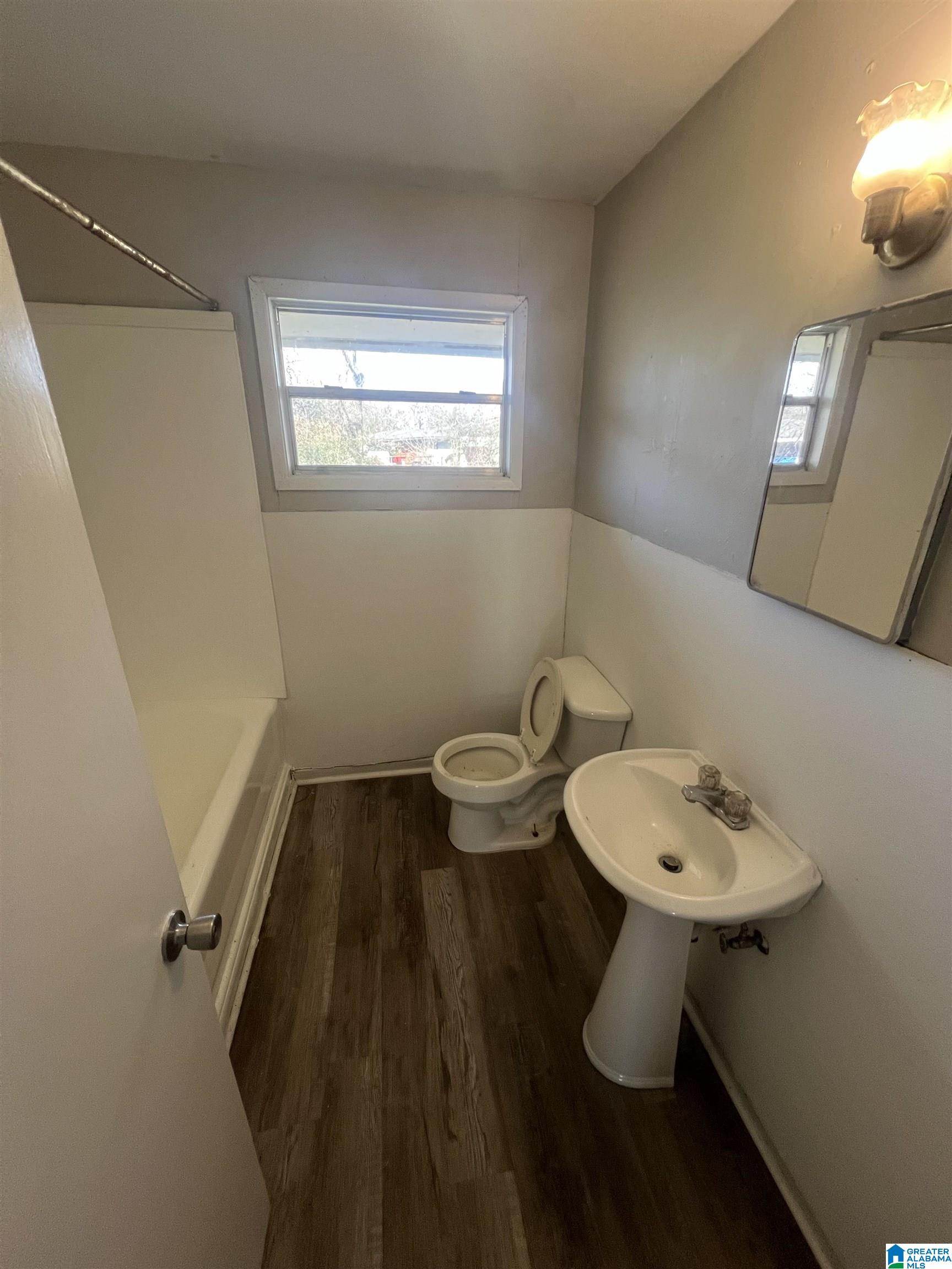 2724 Lee Avenue Southwest Birmingham, AL 35211 - Photo 6 of 11