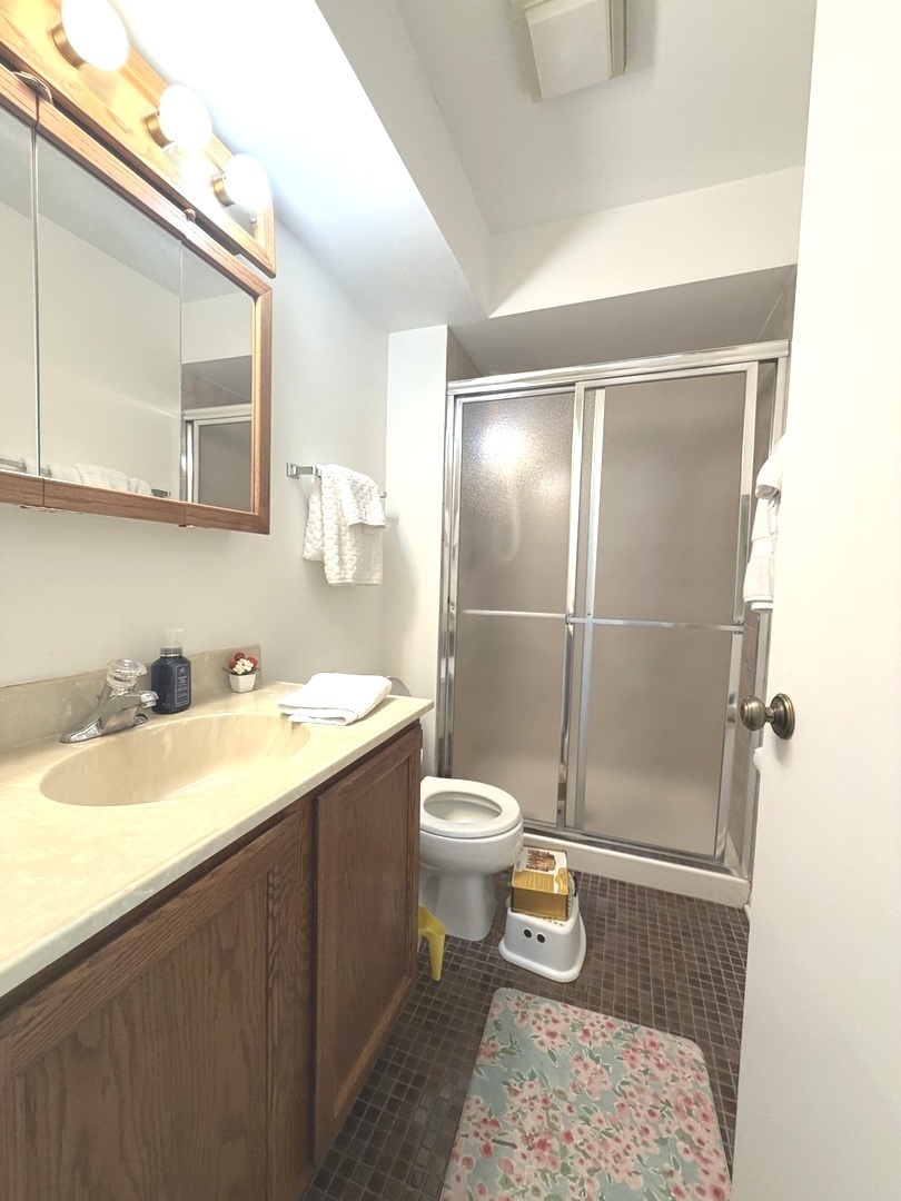 1905 West Golf Road, Unit 2A Mount Prospect, IL 60056 - Photo 15 of 20 Gallery Image 15