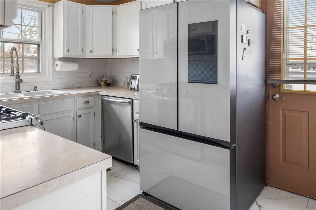 86 B Street Cranston, RI 02920 - Photo 7 of 20