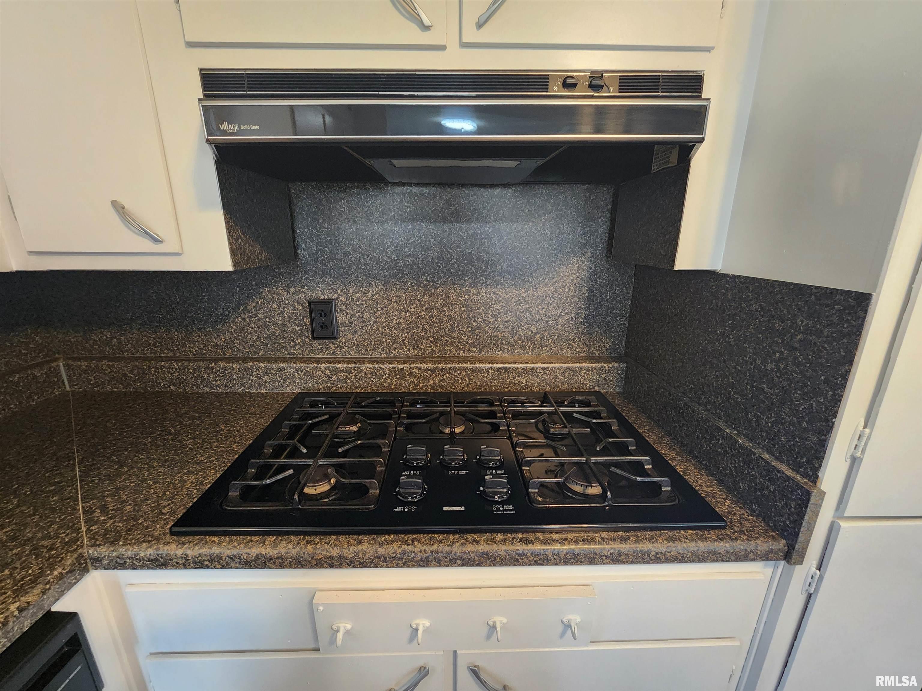 220 West Pulley Road Hurst, IL 62949 - Photo 15 of 41