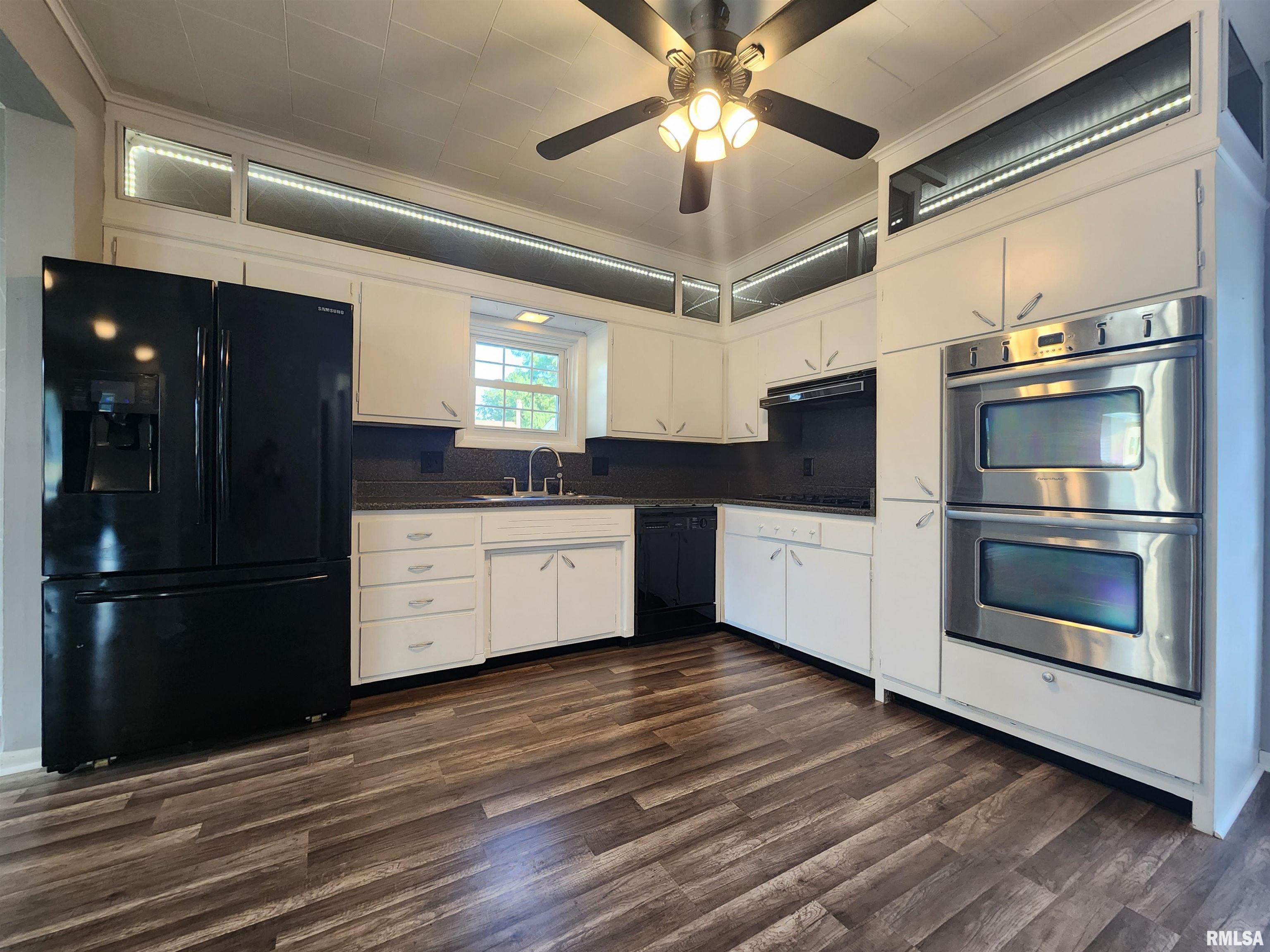 220 West Pulley Road Hurst, IL 62949 - Photo 18 of 41