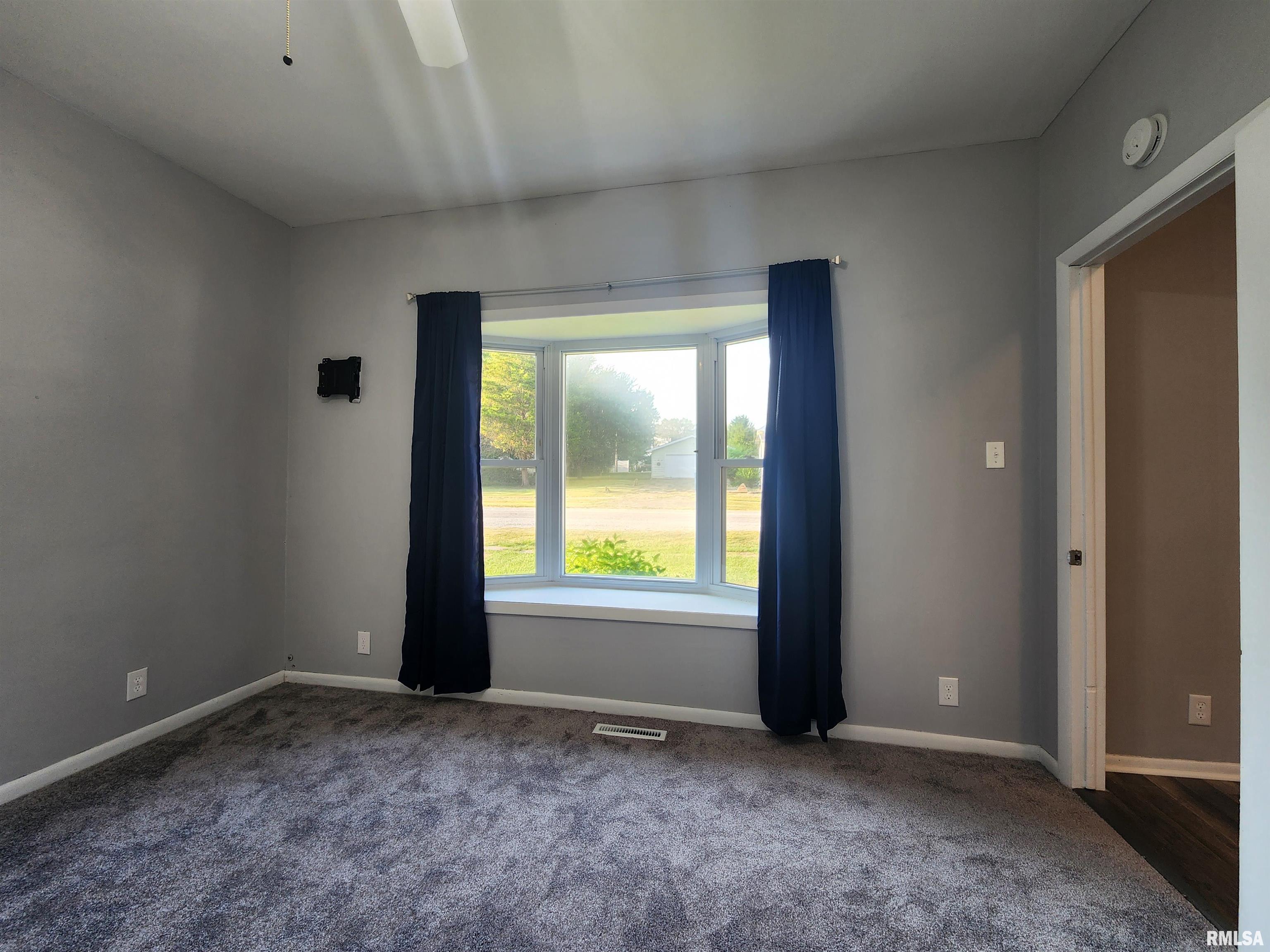 220 West Pulley Road Hurst, IL 62949 - Photo 7 of 41