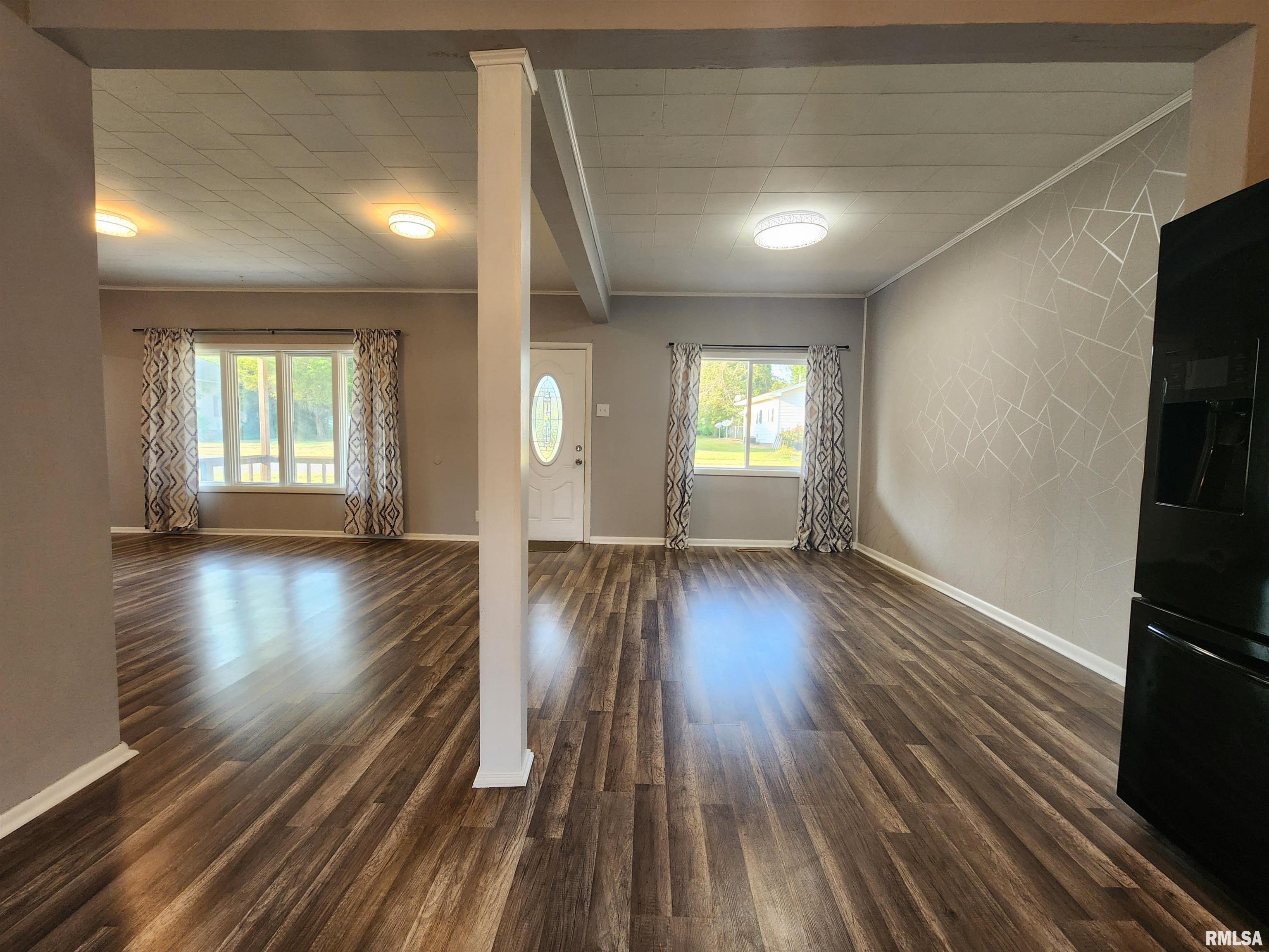 220 West Pulley Road Hurst, IL 62949 - Photo 9 of 41