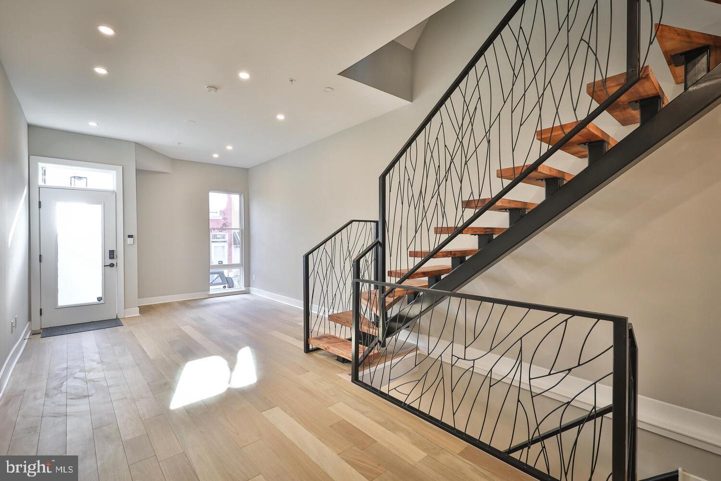 2535 Turner Street Philadelphia, PA 19121 - Photo 9 of 37 Dinning/Living Room