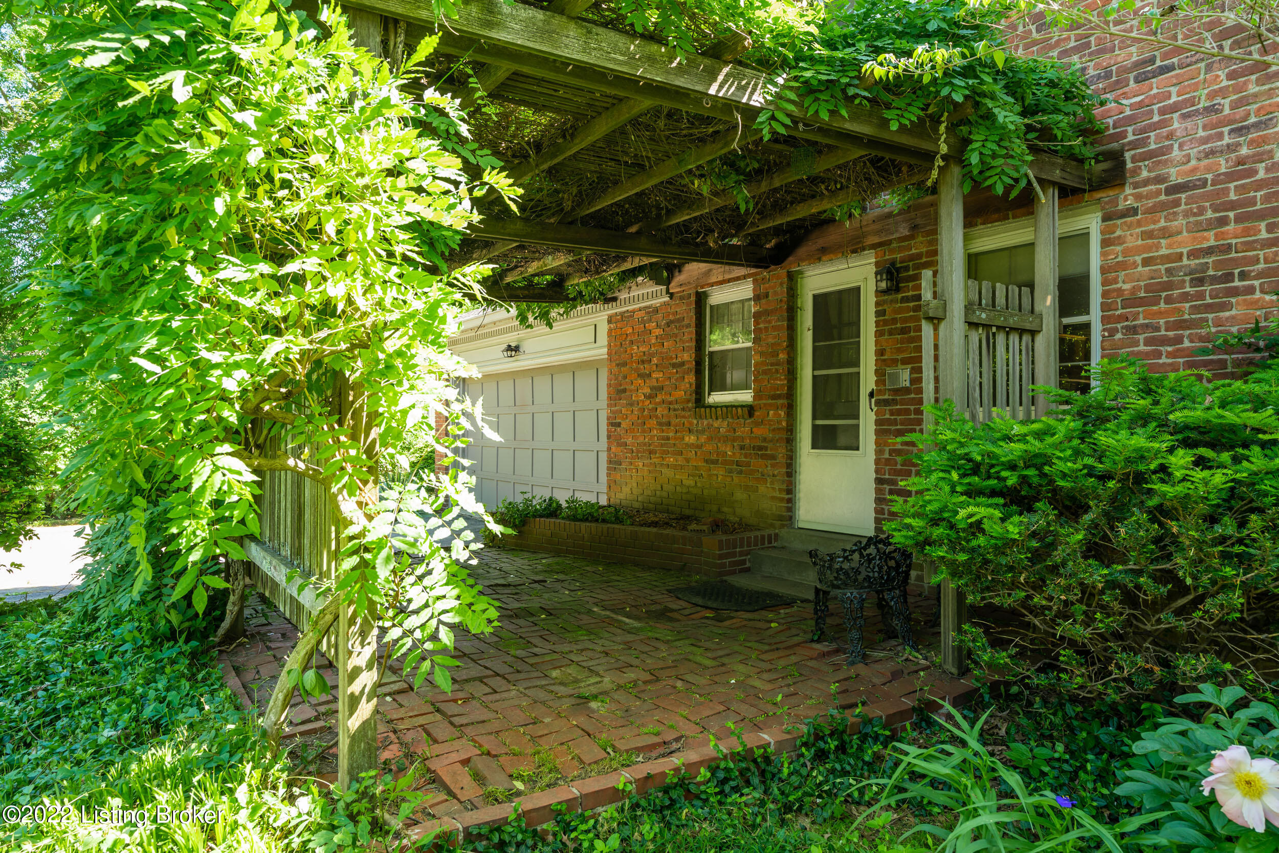 2104 Camargo Road Louisville, KY 40207 - Photo 35 of 36 2104 Camargo Rd-10