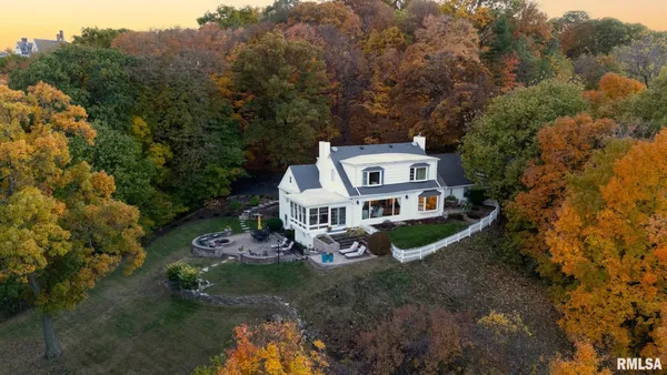 $650,000 | 4704 North Grandview Drive, Peoria Heights, IL 61616