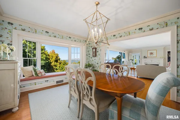 $650,000 | 4704 North Grandview Drive, Peoria Heights, IL 61616