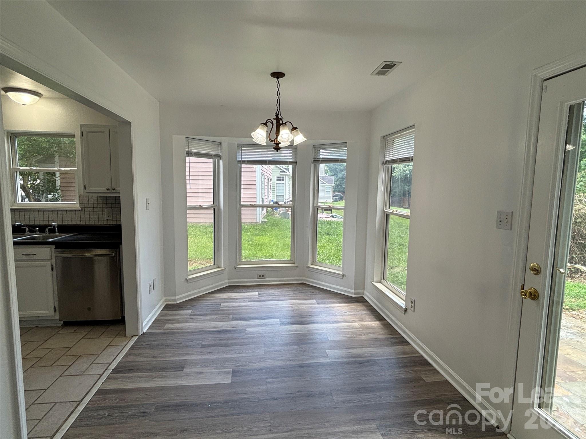 9419 Oren Thompson Road Charlotte, NC 28213 - Photo 7 of 32