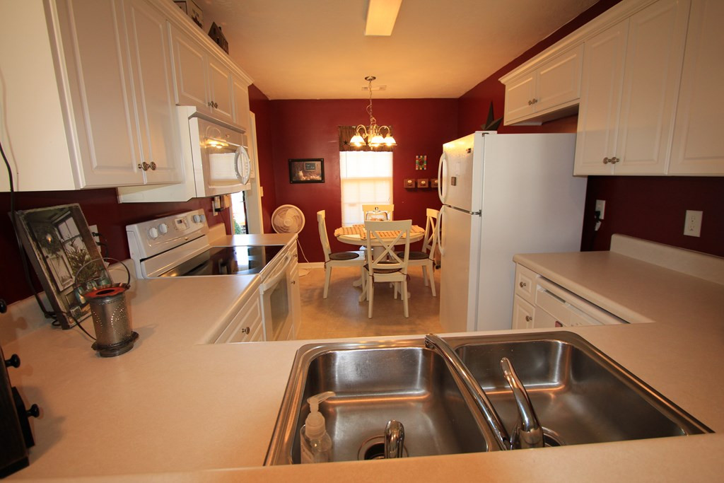 1196 Bison Way Grovetown, GA 30813 - Photo 6 of 19 Kitchen