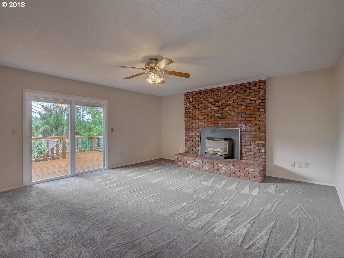 3027 Southwest Ridge Drive Portland, OR 97219 - Photo 12 of 32 Gallery Image 12