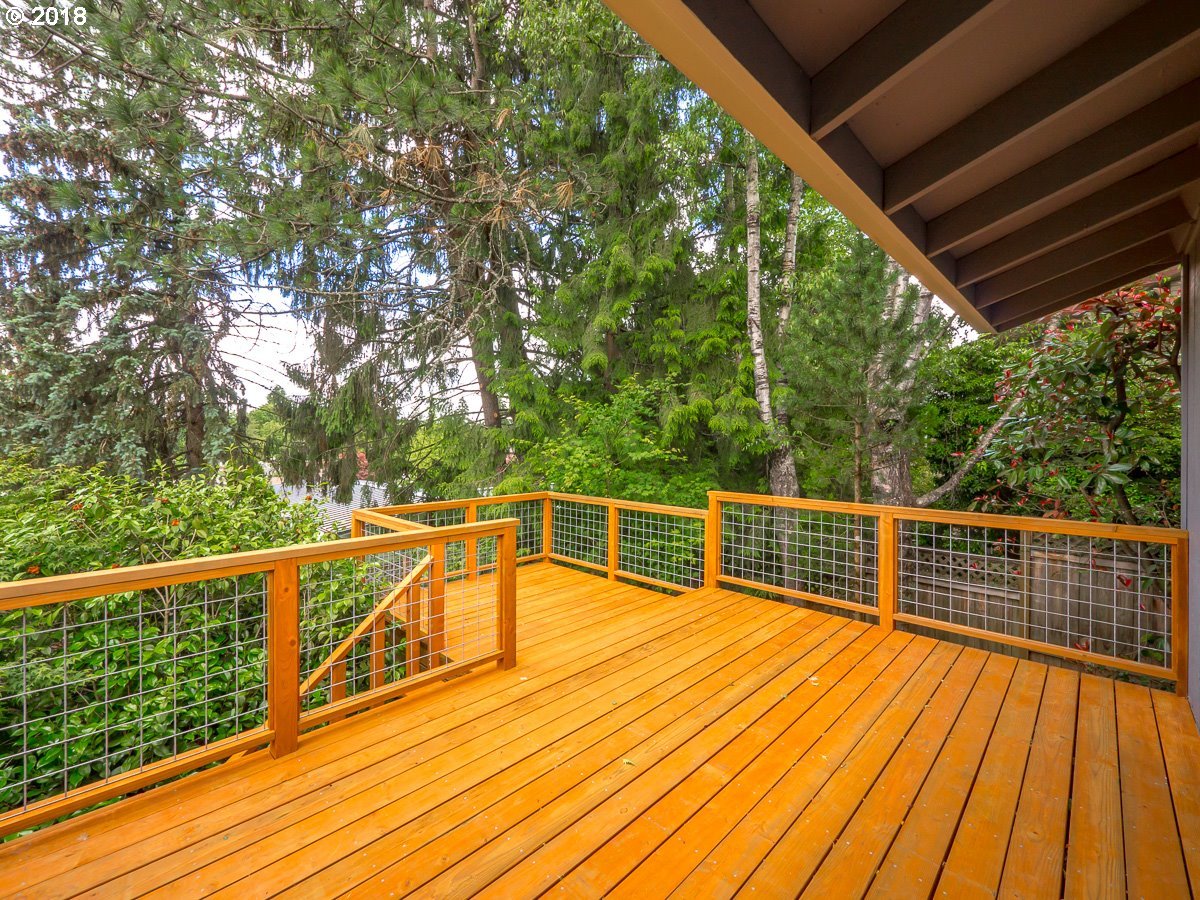 3027 Southwest Ridge Drive Portland, OR 97219 - Photo 13 of 32 Gallery Image 13