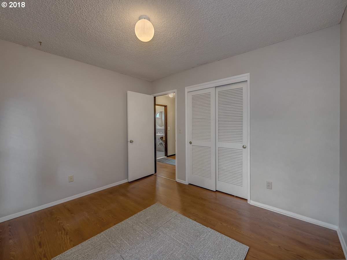 3027 Southwest Ridge Drive Portland, OR 97219 - Photo 19 of 32 Gallery Image 19