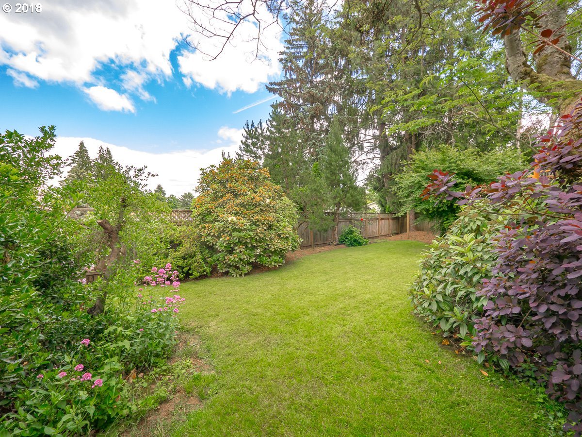 3027 Southwest Ridge Drive Portland, OR 97219 - Photo 28 of 32 Gallery Image 28