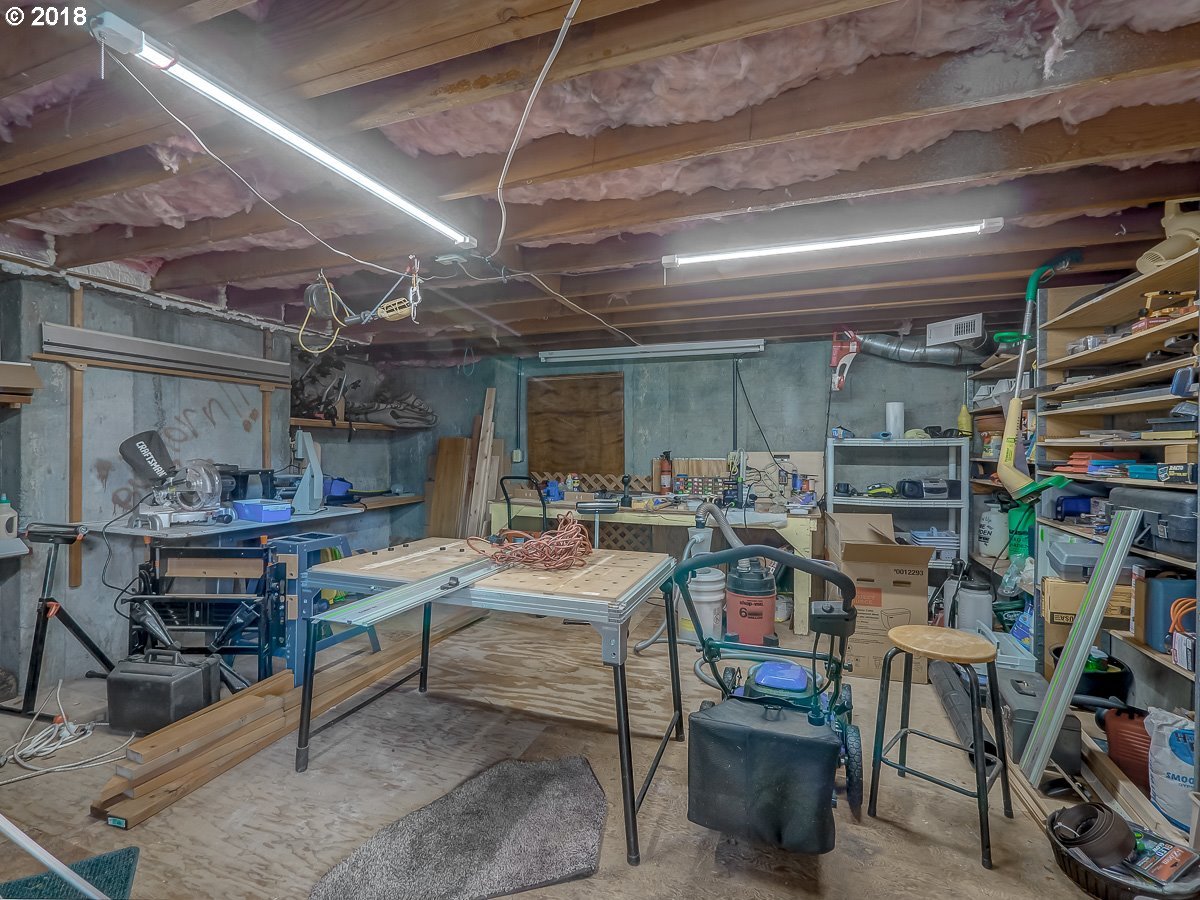 3027 Southwest Ridge Drive Portland, OR 97219 - Photo 31 of 32 Gallery Image 31