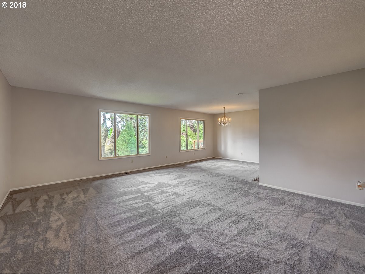 3027 Southwest Ridge Drive Portland, OR 97219 - Photo 8 of 32 Gallery Image 8