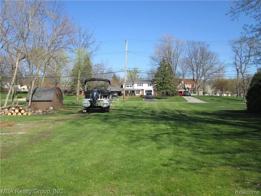22271 West River Road Grosse Ile, MI 48138 - Photo 7 of 41