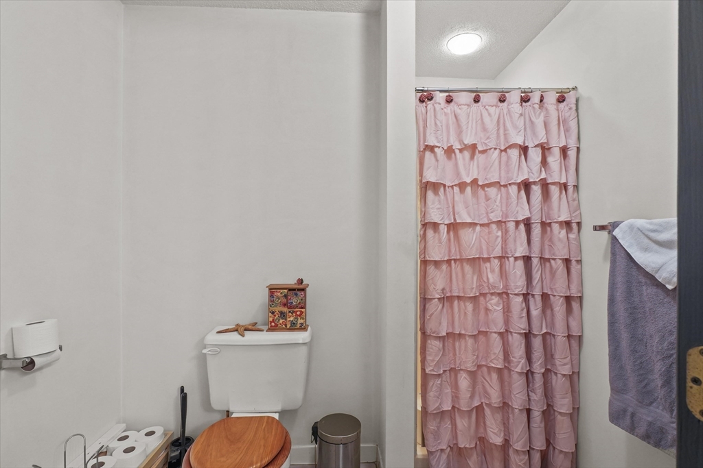 9 Ledgewood Way, Unit 6 Peabody, MA 01960 - Photo 20 of 33