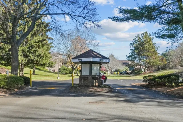 $499,999 | 9 Ledgewood Way, Unit 6, Peabody, MA 01960