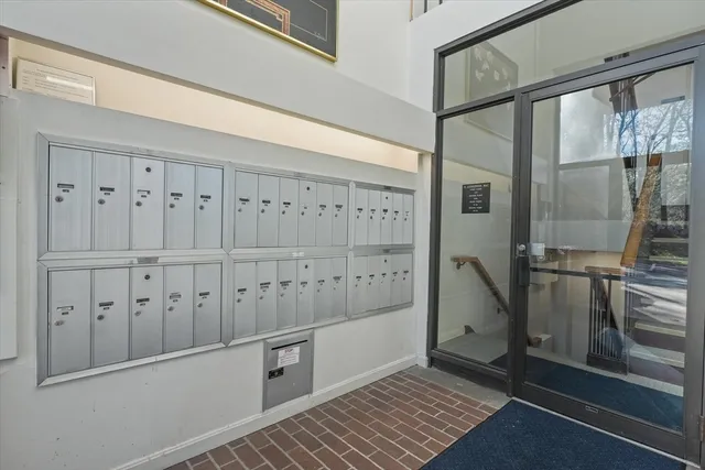 $499,999 | 9 Ledgewood Way, Unit 6, Peabody, MA 01960