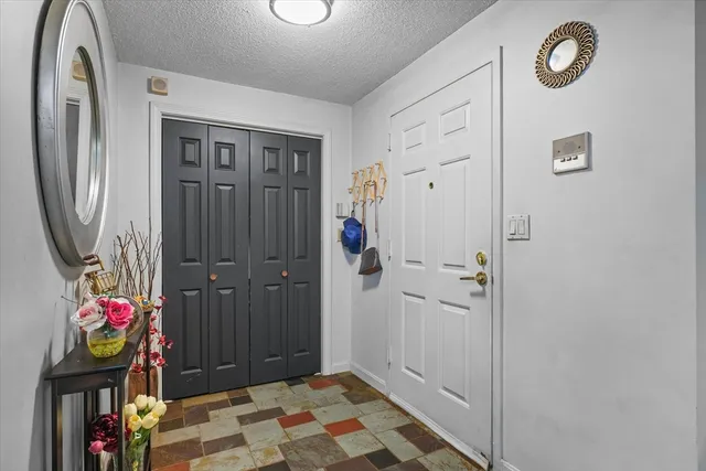 $499,999 | 9 Ledgewood Way, Unit 6, Peabody, MA 01960