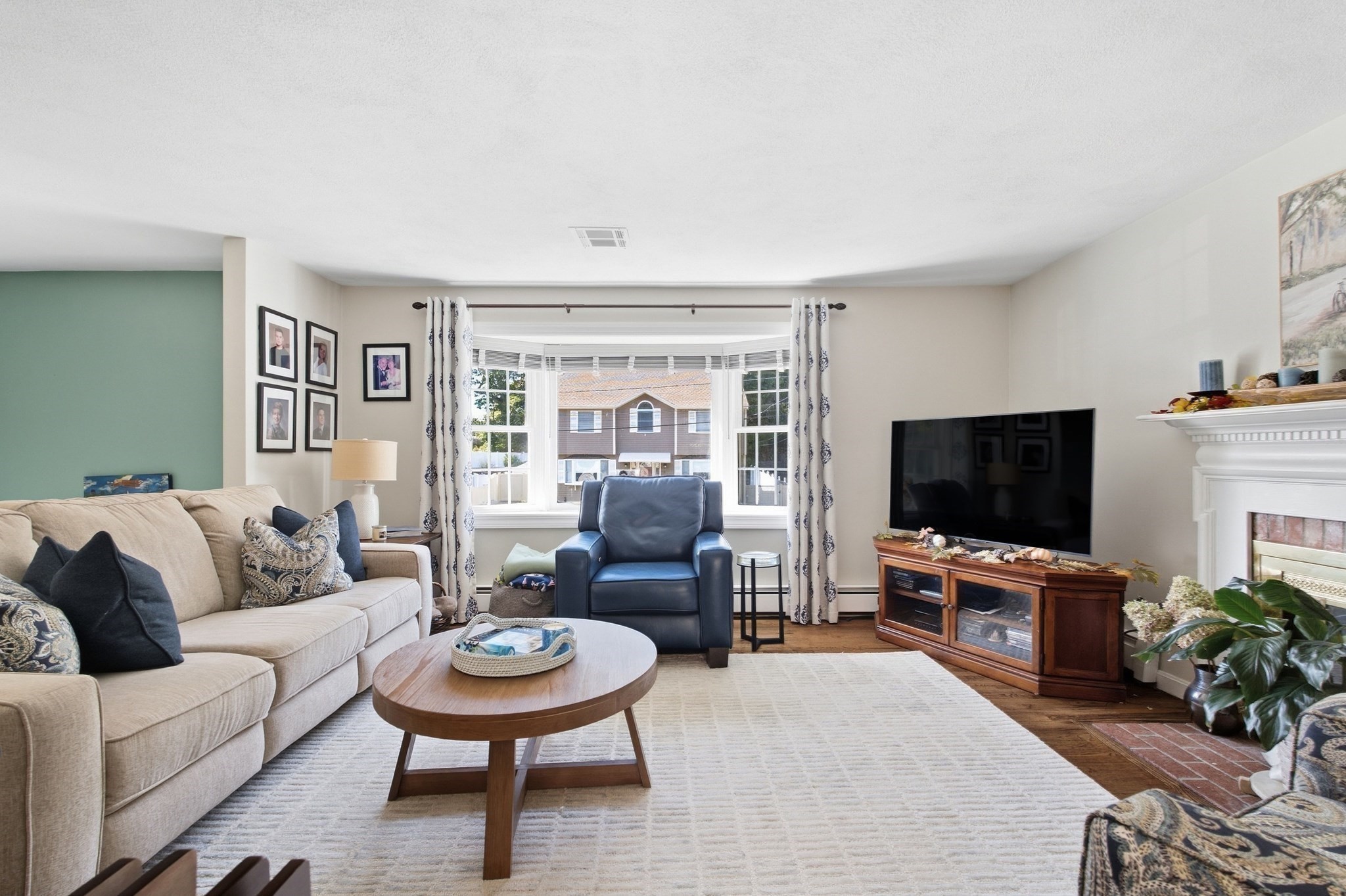 136 Maplewood Road Lynn, MA 01904 - Photo 4 of 37 Gallery Image 4