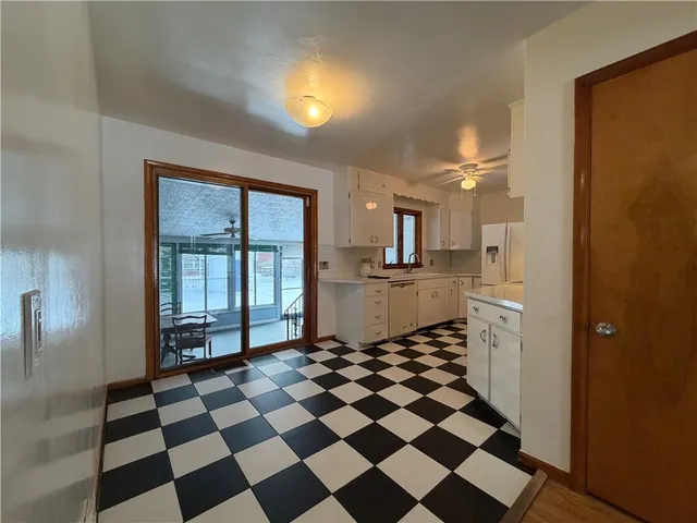 $229,900 | 26 Merrydale Drive, Gates, NY 14624