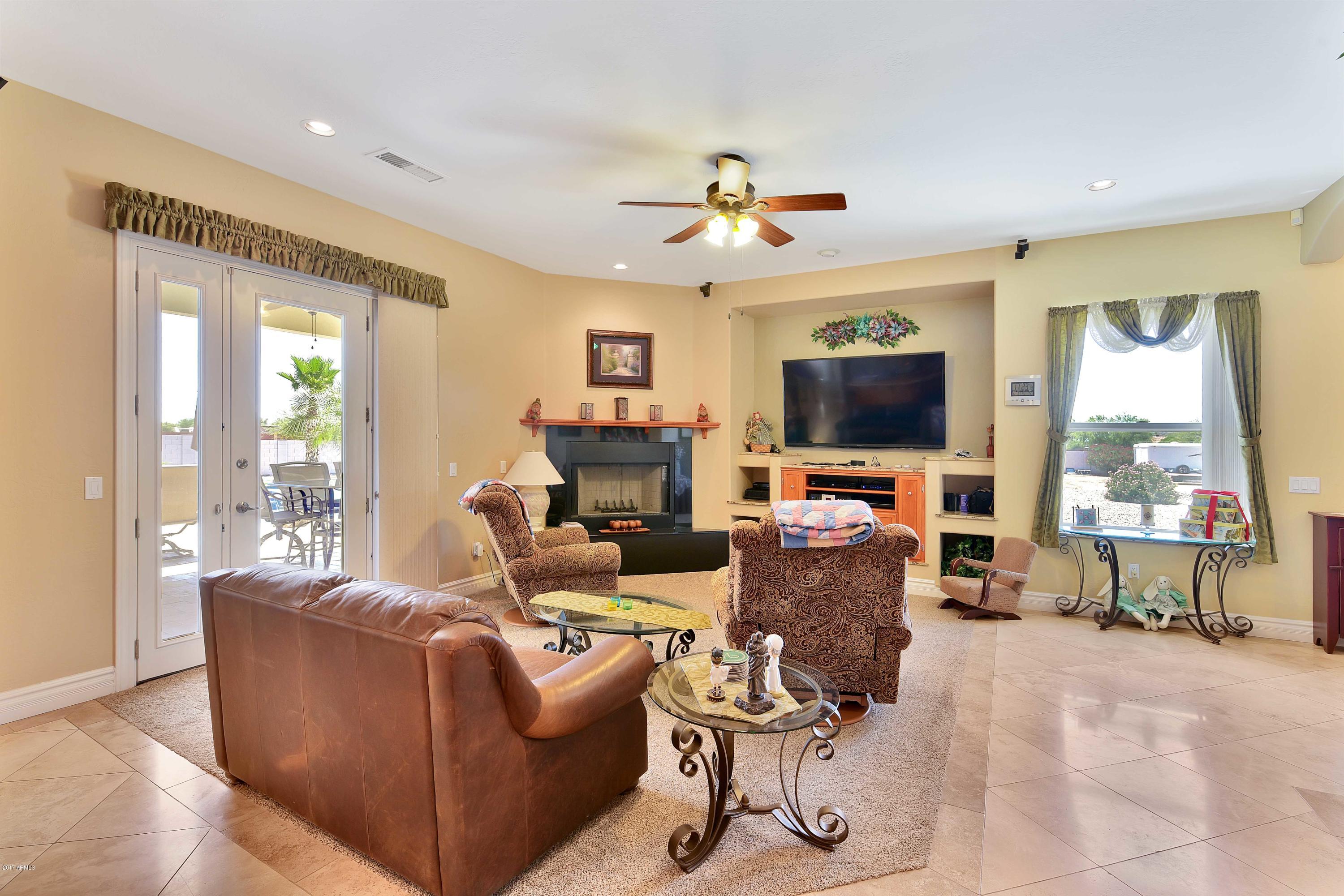 2531 West Saber Road Phoenix, AZ 85086 - Photo 14 of 50 DLB_8695