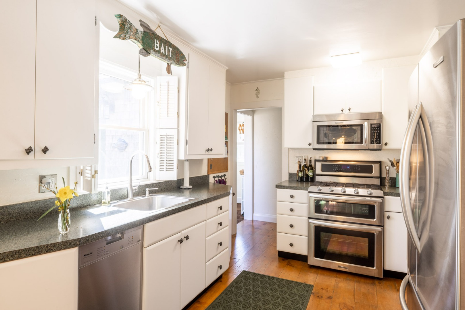 179 County Road Oak Bluffs, MA 02557 - Photo 6 of 23 Kitchen