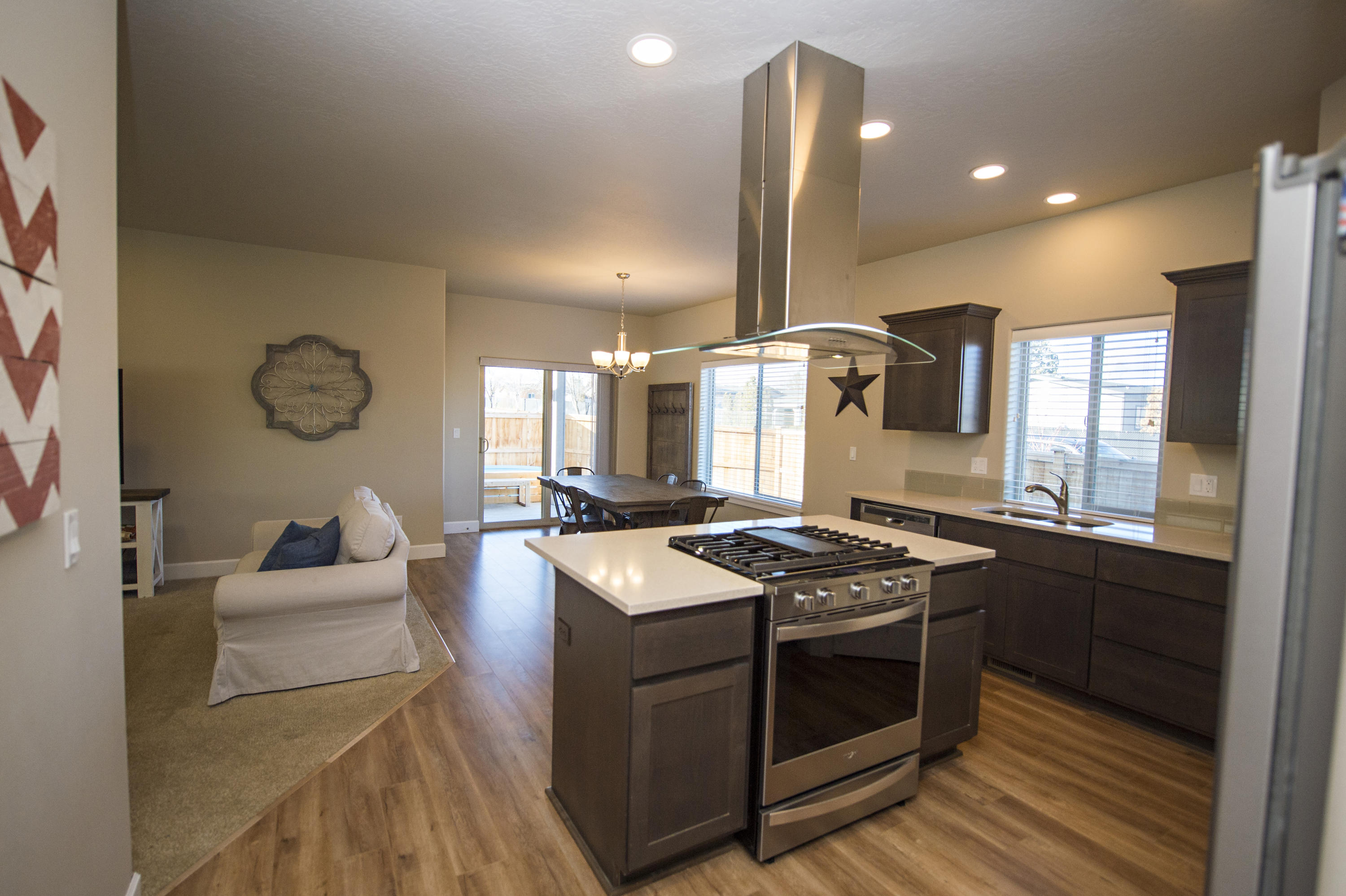1315 Southwest 23rd Street Redmond, OR 97756 - Photo 8 of 20 _KAC3931