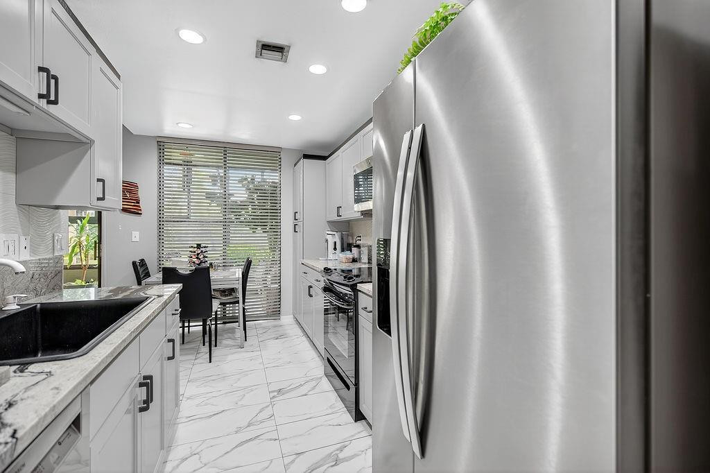 7520 La Paz Court, Unit 209 Boca Raton, FL 33433 - Photo 2 of 55 Photo 2